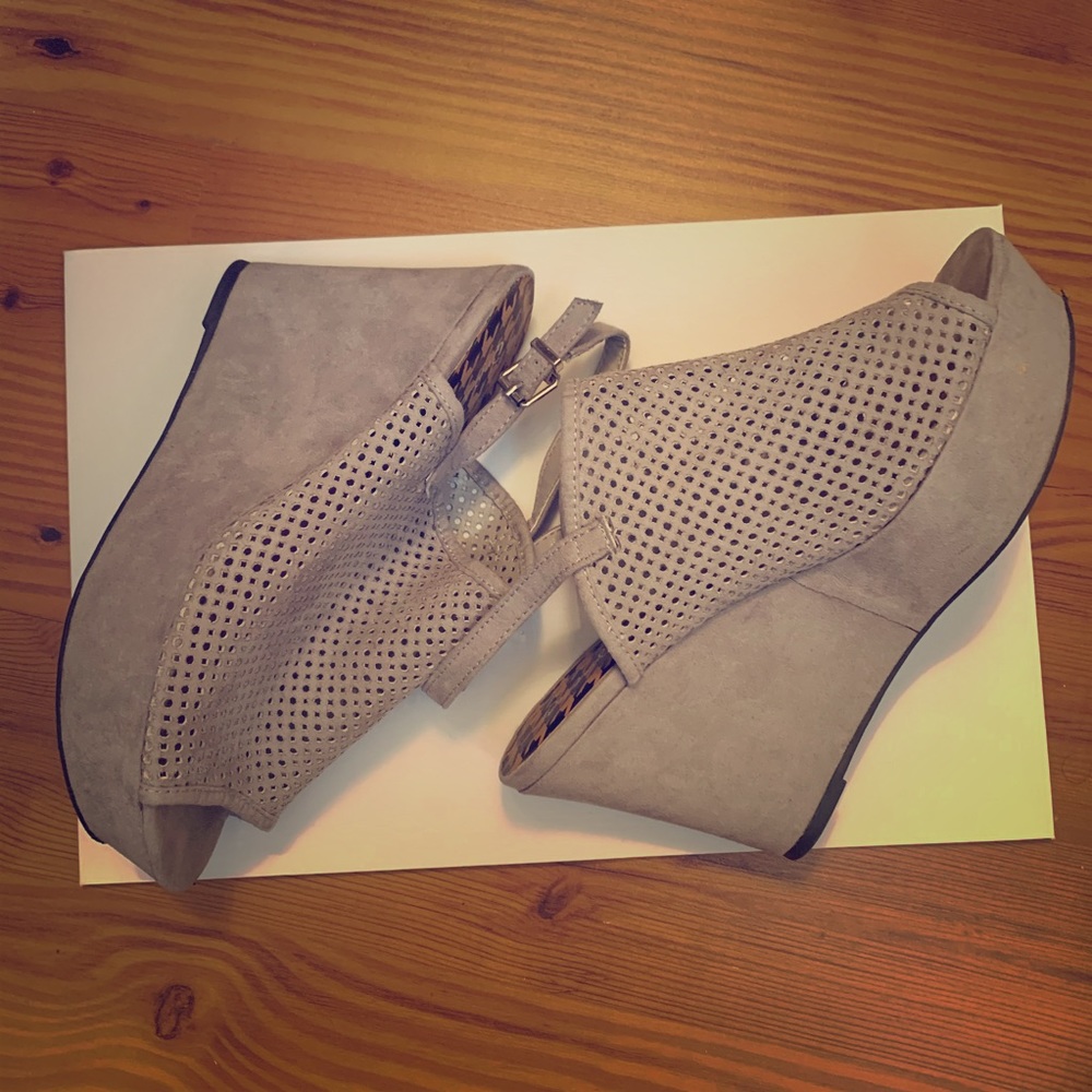 Qupid wedge sandals
